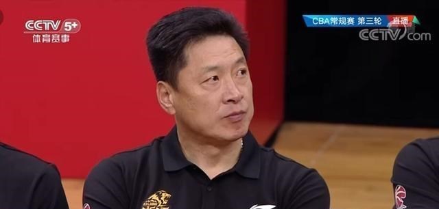 孙铭徽|31+10对飚胡明轩，孙铭徽最后心态失衡！裁判：把手放下来！