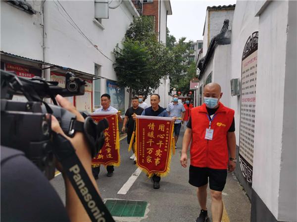 合肥：男子20年前外出打工，后再未回家，家人上网时竟发现了他的踪迹！