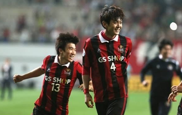 首尔FC@K联赛惨案被指假球！反击轻松得分，连续乌龙，崔龙洙备受质疑