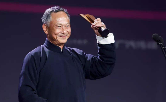 杜琪峰|为钱就拍烂片，27年来演技从未得到肯定，65岁杜琪峰直言：他现在还不行！