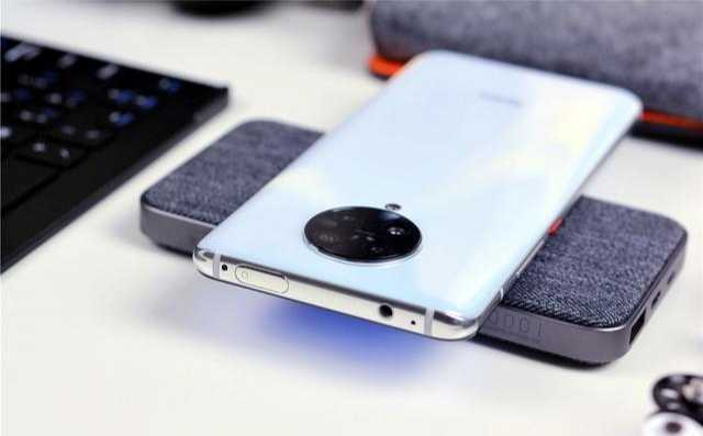 红米手机▲红米K30 Pro使用一天：不吹不黑，这些优缺点你接受吗？