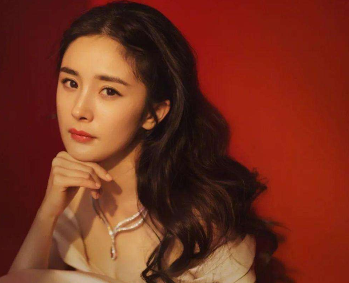 杨幂|杨幂谈当年离婚：和李易峰王鸥无关，是她犯了很多人都会犯的错误