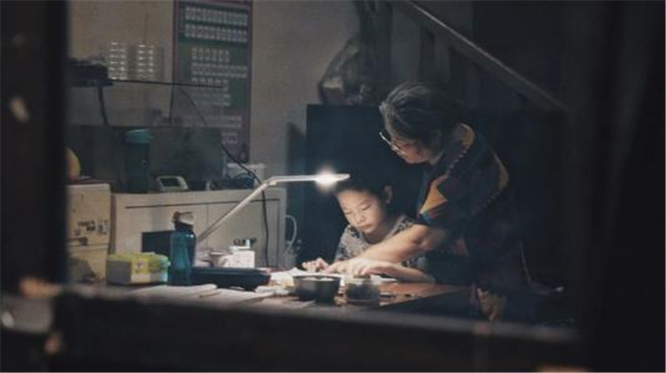 应试教育▲11减4等于7是错误，家长找老师评理，老师的反驳让家长理亏