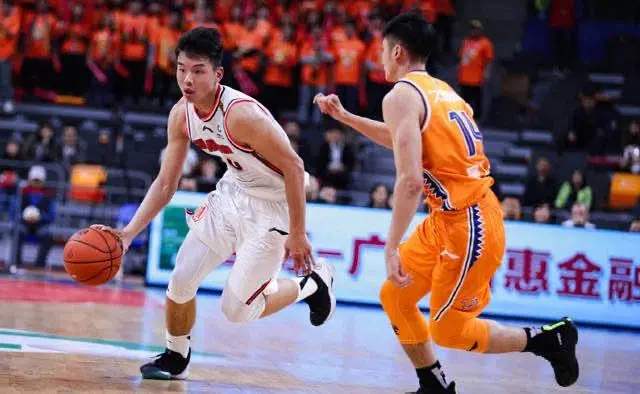 广东男篮|男篮人才库：别再盯着胡明轩徐杰了，杜锋另外两名小妖也让人羡慕