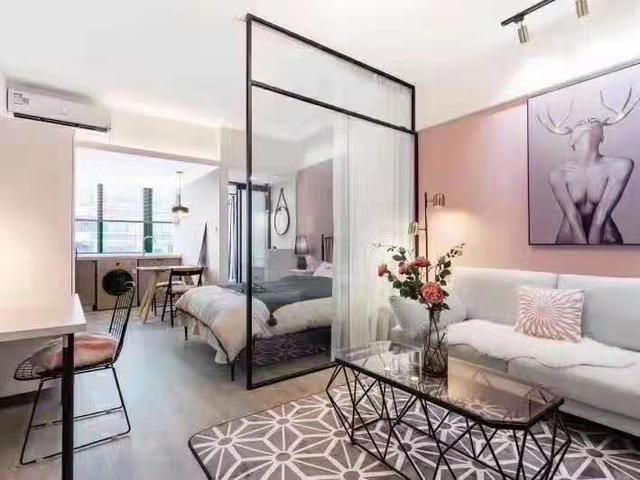 有钱了买套单身公寓，客厅就照这样装！30多平米，功能却很齐全