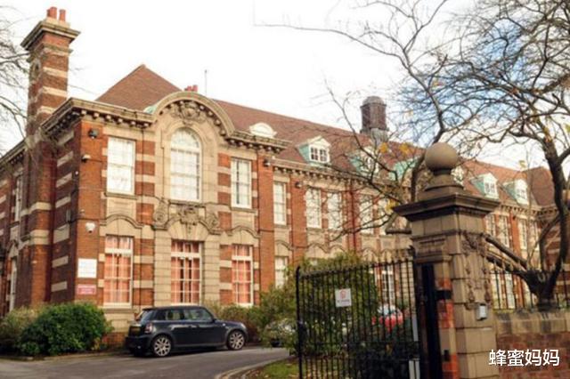 大学|3所“学费超贵”大学，但毕业薪资也高，父母：勒紧裤腰带也要读