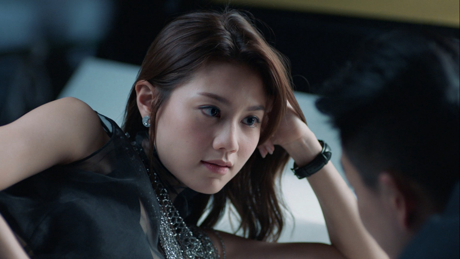 周秀娜|周秀娜造型百变像走时装秀《战毒》吴千语哭戏演技获赞