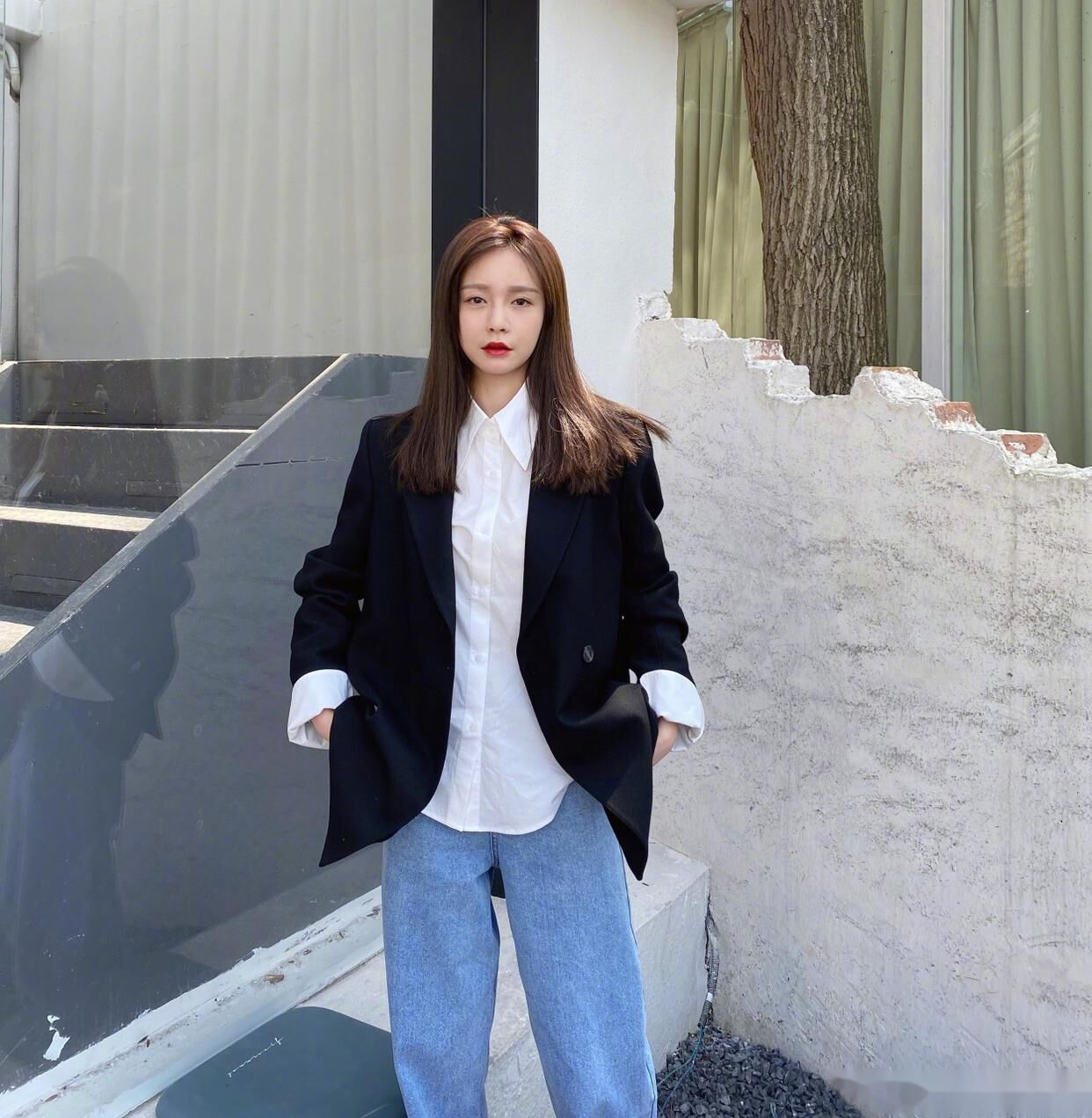 沈梦辰：沈梦辰晒男友视角照片，看起来脸部浮肿，网友：赶紧删了吧