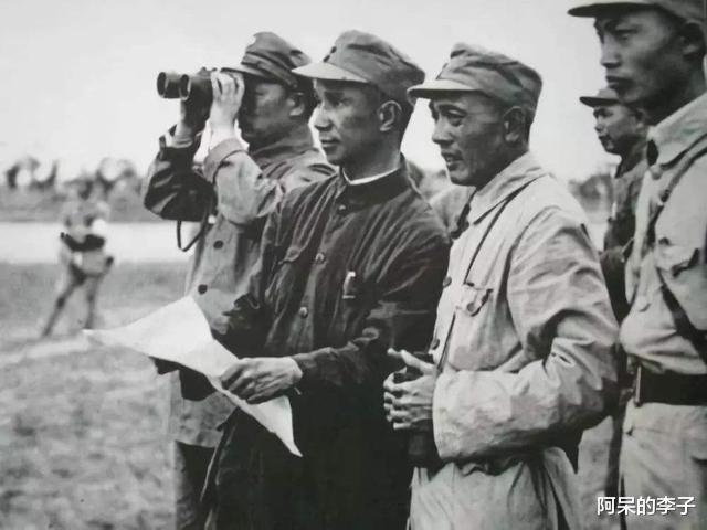 粟裕大将|头颅3块弹片存54年,跟中央“唱反调”,毛主席:让他当第一大将