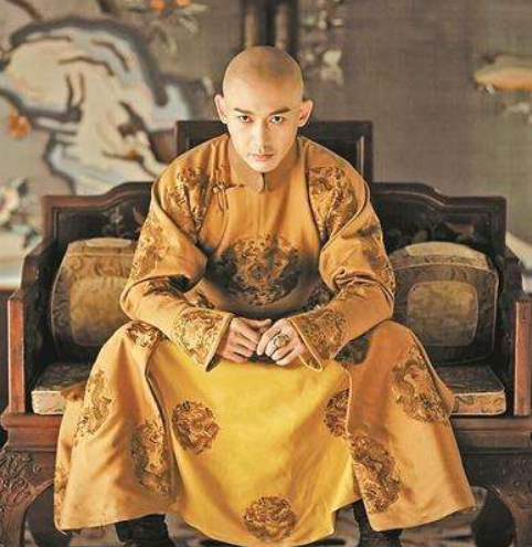 胡歌|为追星她考上中戏，追了10年终于嫁给偶像，今33岁被老公宠成公主