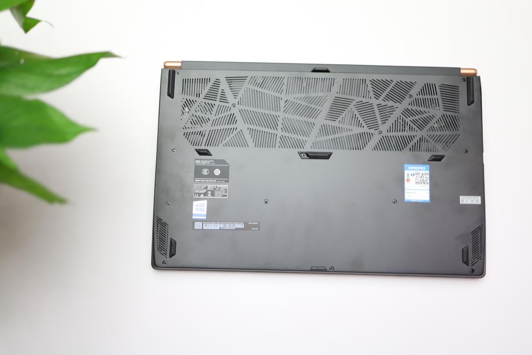 matebook|微星绝影GS75：身轻如燕，十代酷睿i7-10875H领跑迈入5GHz时代