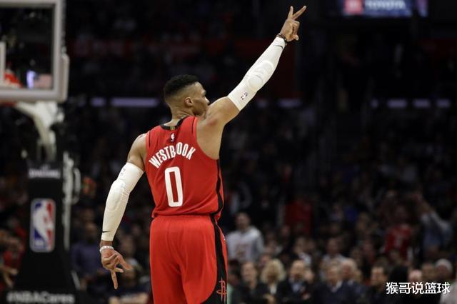 「威斯布鲁克」NBA现役三分很烂的球星：威少仅排第5名：第1名3年只进了2个三分