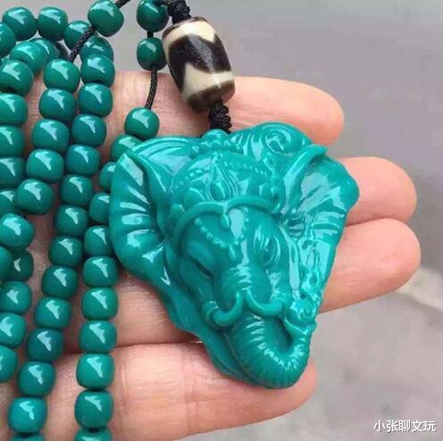 文玩|油汗手适合什么样的手串呢？几十块的手串玩好了能卖到千元