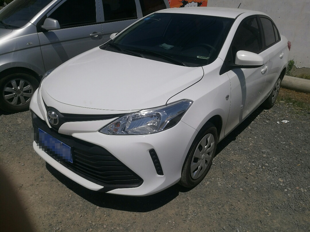 丰田威驰|36岁大叔喜提丰田威驰，配置简陋但油耗低，这个价格应该不算贵吧