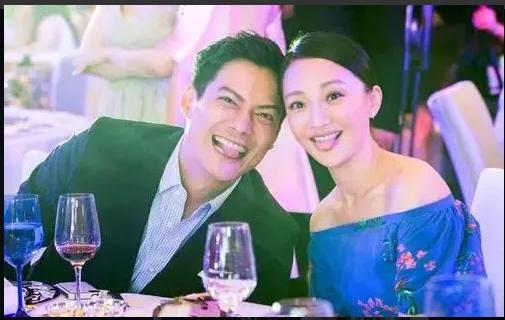 周迅|她是“三金影后”第一人，被打掉门牙却桃花不停，40岁终成家