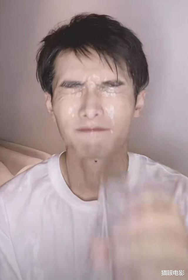 于正@23岁男星给于正道歉，往脸上泼3杯水太卑微！于正回应：别炒作