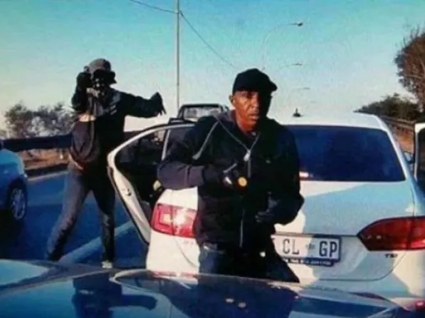 南非|大使领馆发出紧急警告,7名华人被黑人残忍杀害