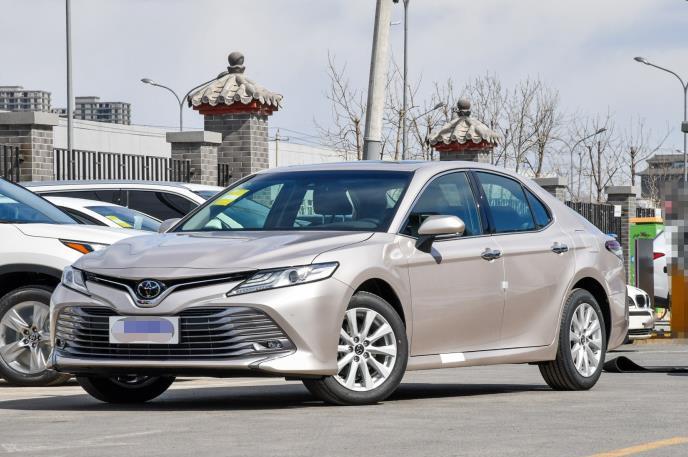 丰田凯美瑞|不要斯柯达速派而选了丰田凯美瑞，3200公里后，车主给出中肯评价！