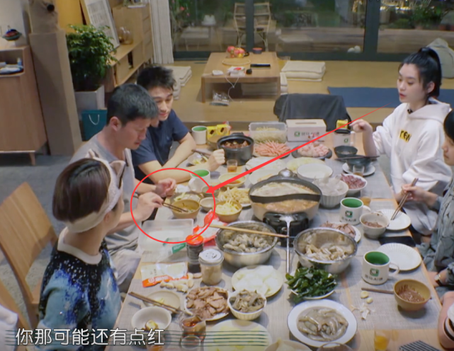 鞠婧祎|奚梦瑶喊吴京：哥，肉没熟，谢楠接下来的话，何猷君忙着解释