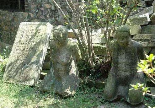 #汪精卫#汪精卫儿子回国扫墓，看见父亲跪像，留下9个字便转身离开