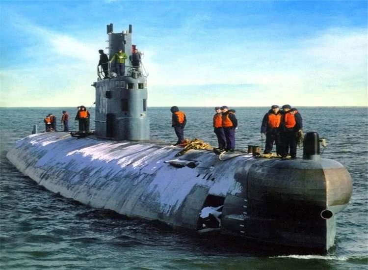潜艇|中国潜艇失踪半个月后被找到,打开舱门众人泪目,72名官兵全牺牲