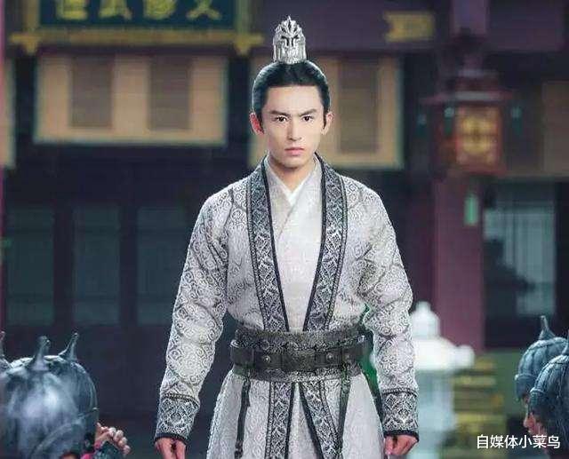 张哲瀚@90后阳光男孩张哲瀚，多年来一直不温不火，直到《芸汐传》走红