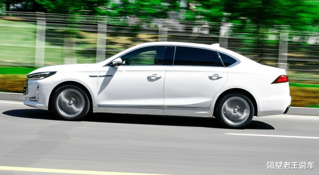 广汽传祺@国产终于能有“像样”的高端轿车，2.0T+8AT，完胜A6L，价格厚道