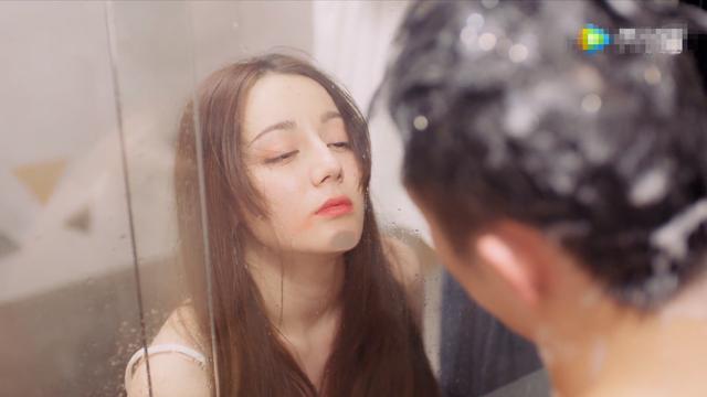 『迪丽热巴』《幸福触手可及》两集就有12个槽点，迪丽热巴不走心，细节太敷衍