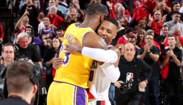 【勒布朗·詹姆斯】利拉德直言：本赛季MVP只能是他 其他人都不行