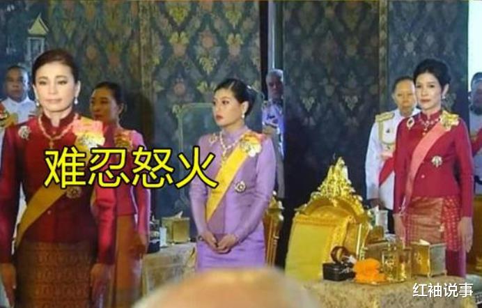 诗妮娜|35岁诗妮娜人缘堪忧，复宠后被整个王室排挤，独坐角落发呆好尬