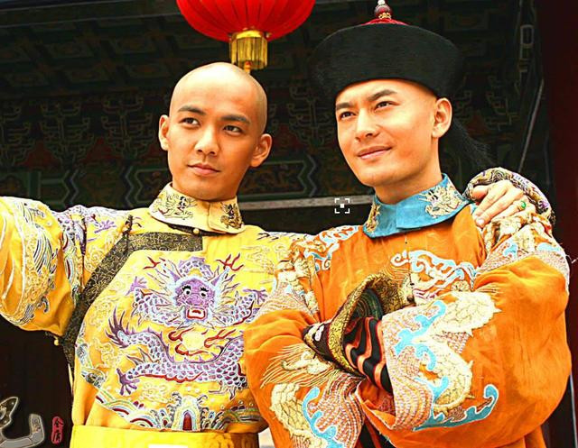 [邓超]和邓超斗了10年之久, 最终却还是输了, 现在42岁到处求人找戏拍