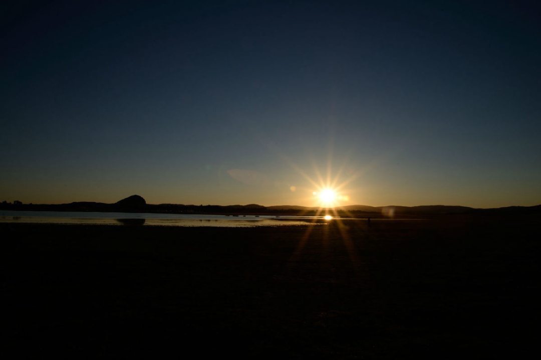 『模拟』把地球垃圾投向太阳，能解决环境污染问题吗？电脑模拟了景象