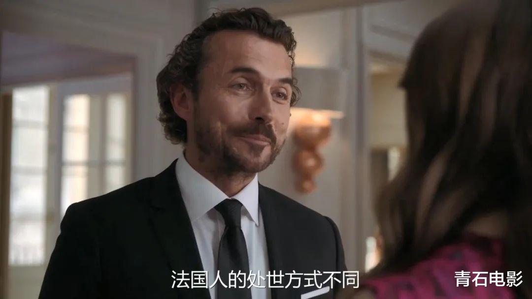 莉莉·柯林斯|“赫本转世”莉莉·柯林斯的新剧，10集竟换了近80套衣服！