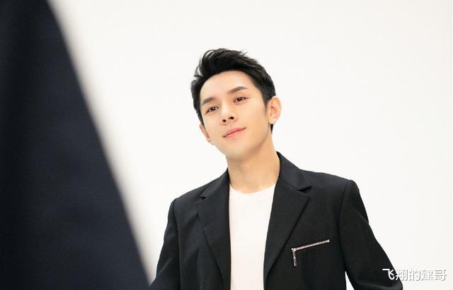 李佳琦▲李佳琦拒邀《向往的生活》，教科书式回应让人叫绝，活该你火