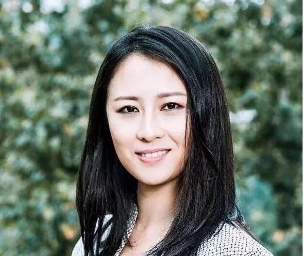 『德国』大学副教授，说出中国应无条件帮助美国，我们更应该关注她的背景