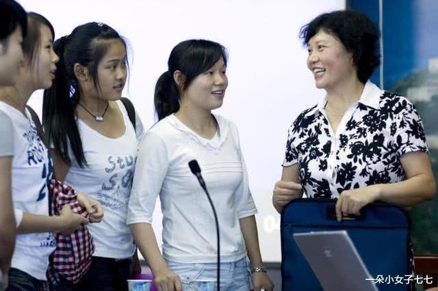 教师|教师“涨薪年”，基本工资上调10%！教师涨薪终于不是“空凋”