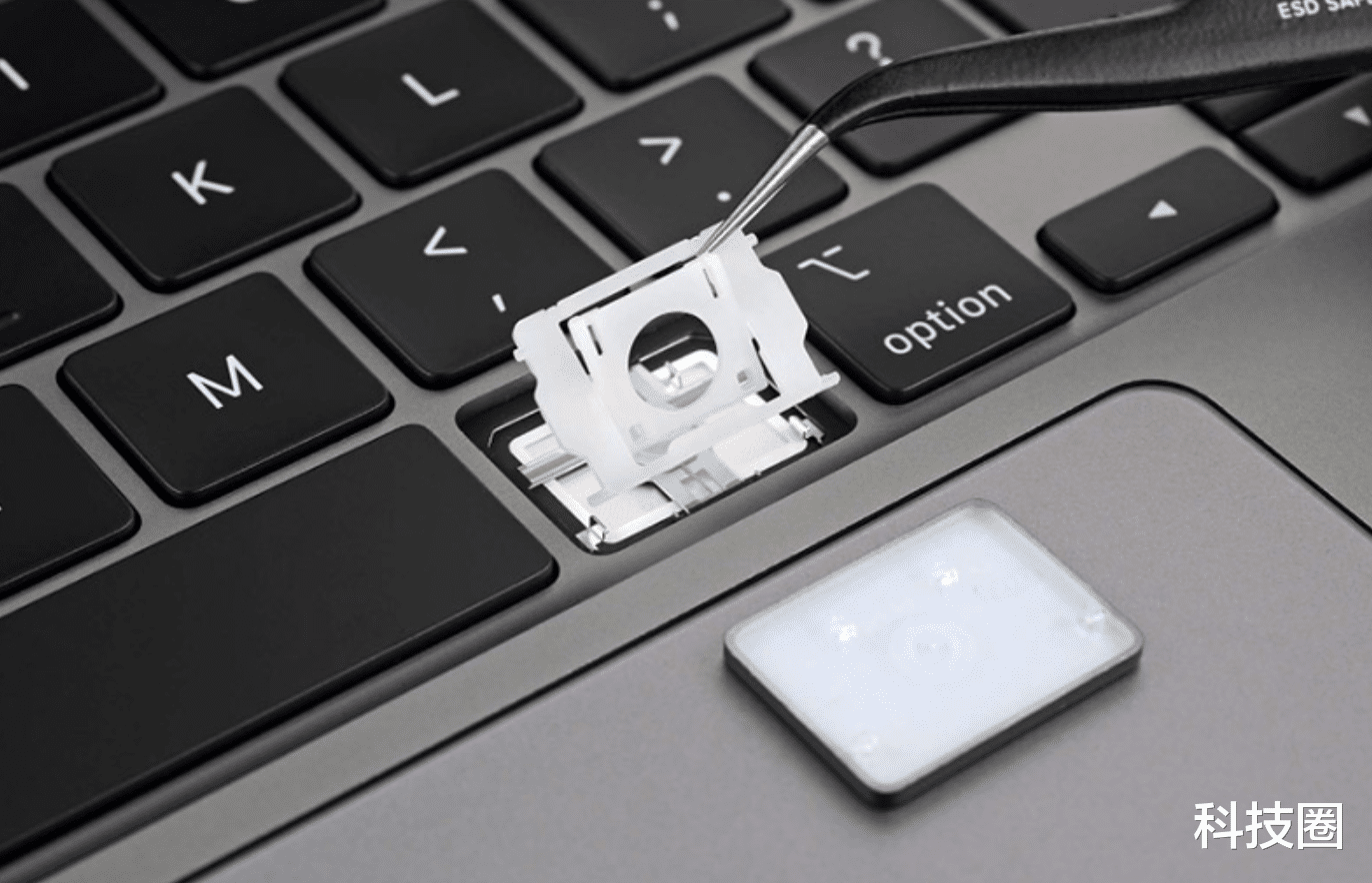 『黎智英』5年苹果笔记本最终抛弃多年被吐槽的设计，蝶式键盘退出舞台