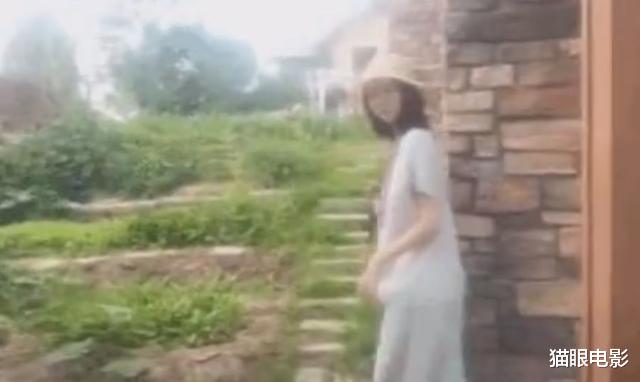 #苗苗#苗苗晒完花园又晒菜园，怀孕以来罕见全身出镜，隐藏孕肚四肢纤细