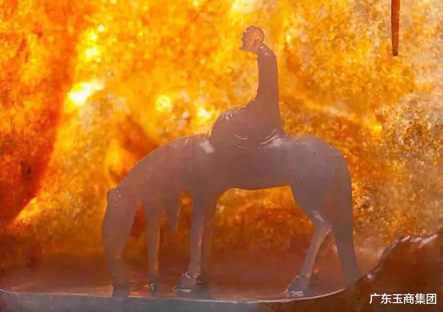 文玩|黄翡的形成、价值和选购，看到就是学到！