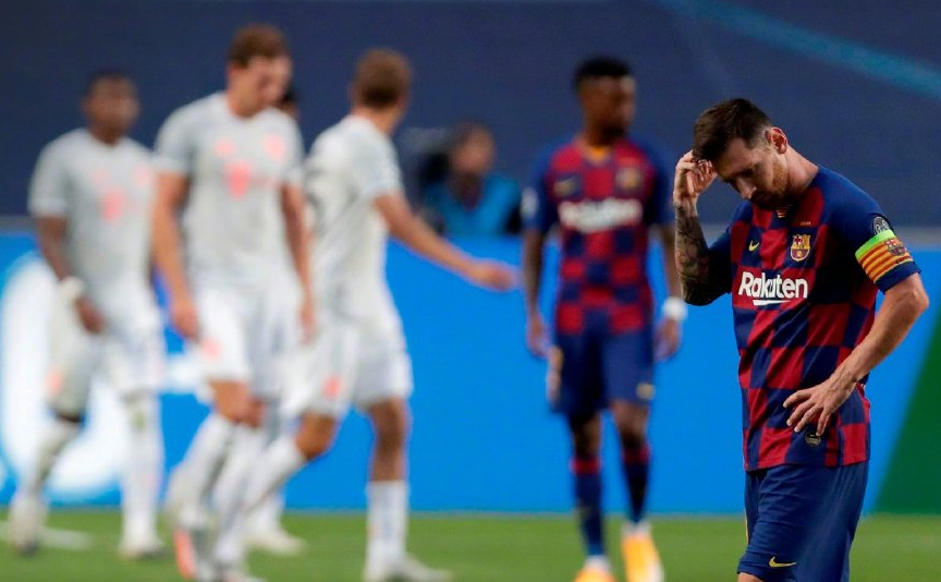 巴塞罗那|太心酸!梅西被拍到独坐更衣室,巴萨门将更落寞,靠在门口无言