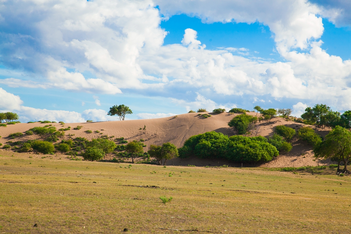 『丹霞地貌』中国最适合老年人的5个旅行地，古朴幽静风景美，都去过的人不多