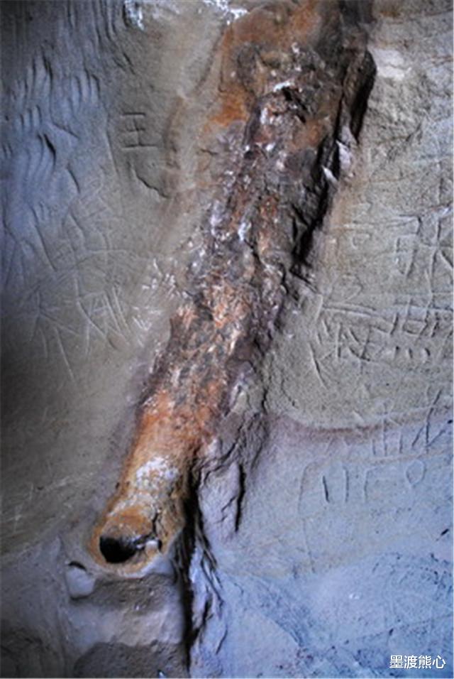 #外星人#15万年前“铁棒”插进岩石,是外星人遗迹,还是自然界神力?