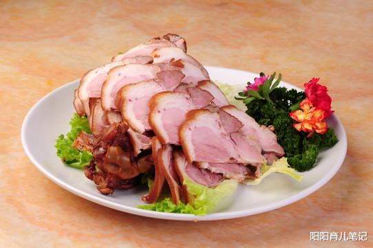 小龙虾：3岁前这4种肉别给娃吃，虽美味却不健康，快看你家餐桌有没有