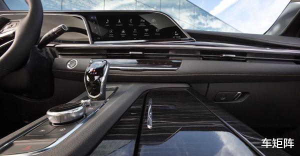 「房车」移动的豪华“房车”，6.2L V8/313kw，开上它旅行真是叫一个爽