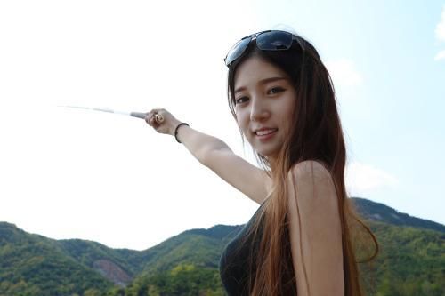 「」一兄弟承包了个鱼塘，钓鱼的人全免费