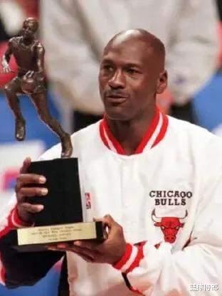 奧尼爾|答球迷：假如某人投籃命中率100%，怎么防他都能進，NBA會要他嗎