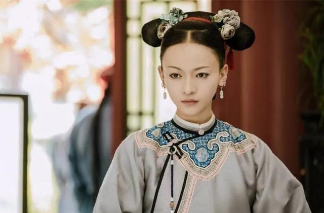 央视|出门6个贴身助理30个保镖,被央视批评后,她仍是“屡教不改”