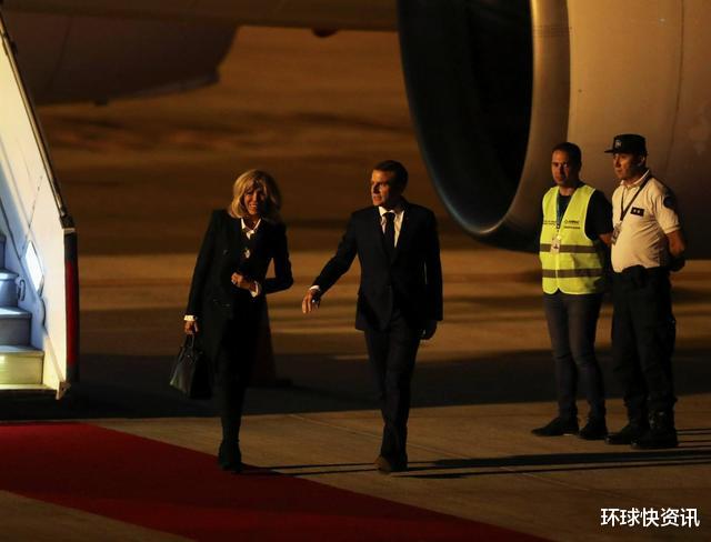 突發！法國總統出訪，空軍一號專機卻撞上機場大樓-圖2