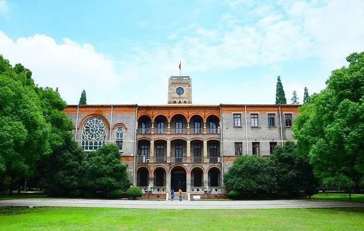 【厦门大学】聊聊心中国内最美的十所大学