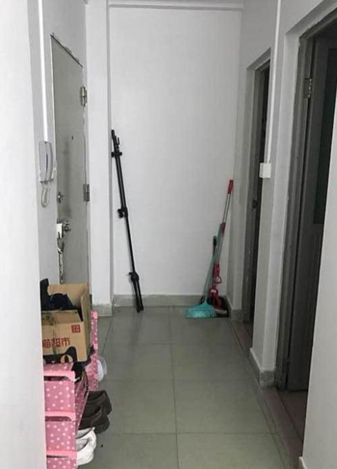 「深圳市」参观妹妹在深圳的出租房，卧室只有巴掌大，卫生间真是吓到我了